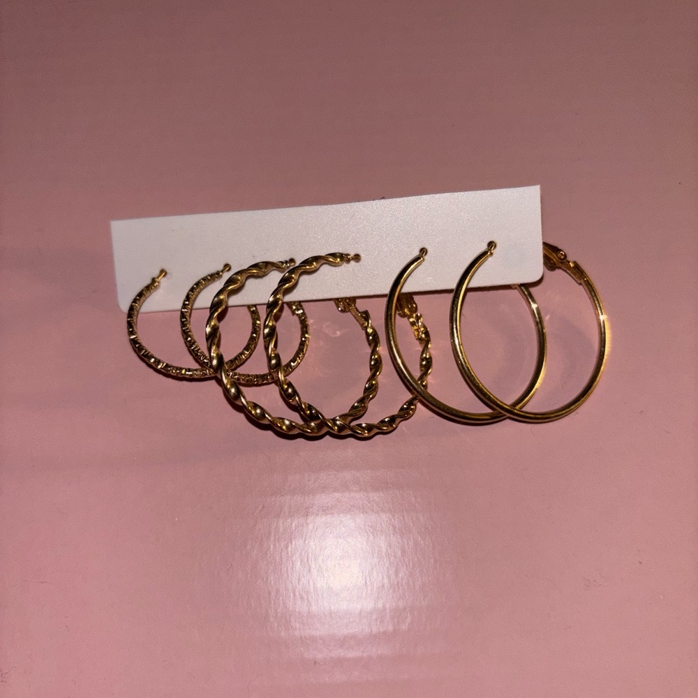 Elegant Gold Hoop Earrings Set